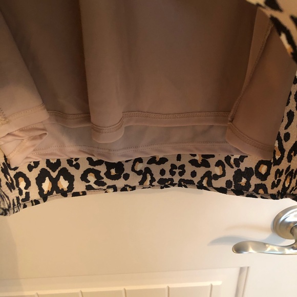 Entro brand small leopard shift dress never worn! - Picture 5 of 8